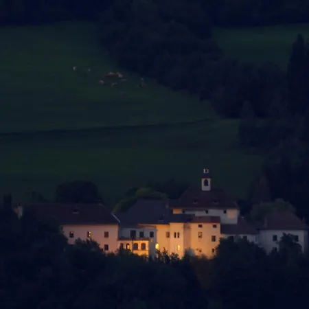 Castello-castle-schloss Bed & Breakfast *