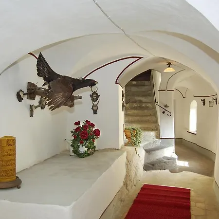 Castello-castle-schloss Bed & Breakfast Rothenthurn